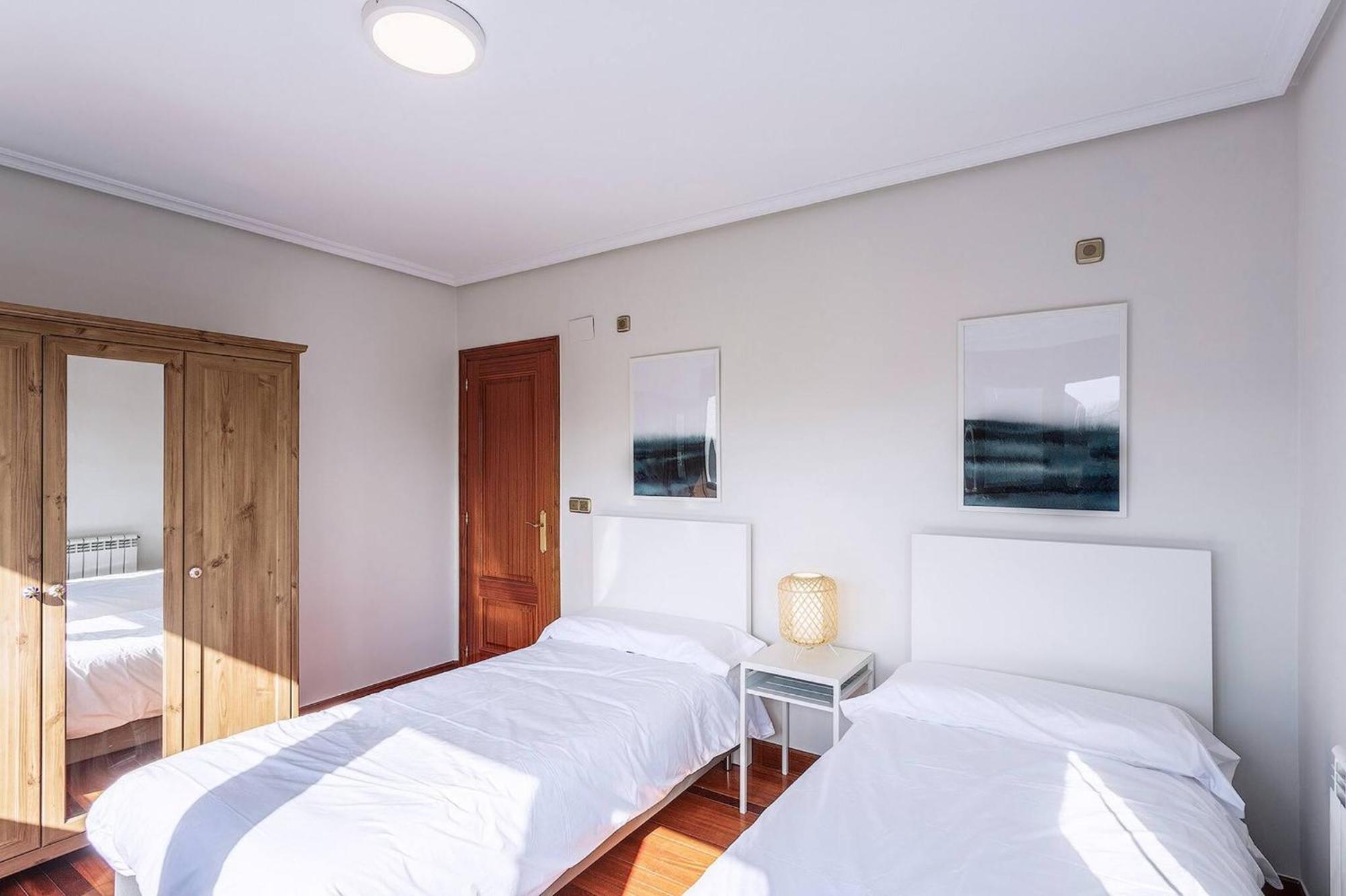 Earra - Casa Damatxo, Terraza, 1 Minuto A La Playa, Zona Tranquila Lägenhet Zarautz Exteriör bild